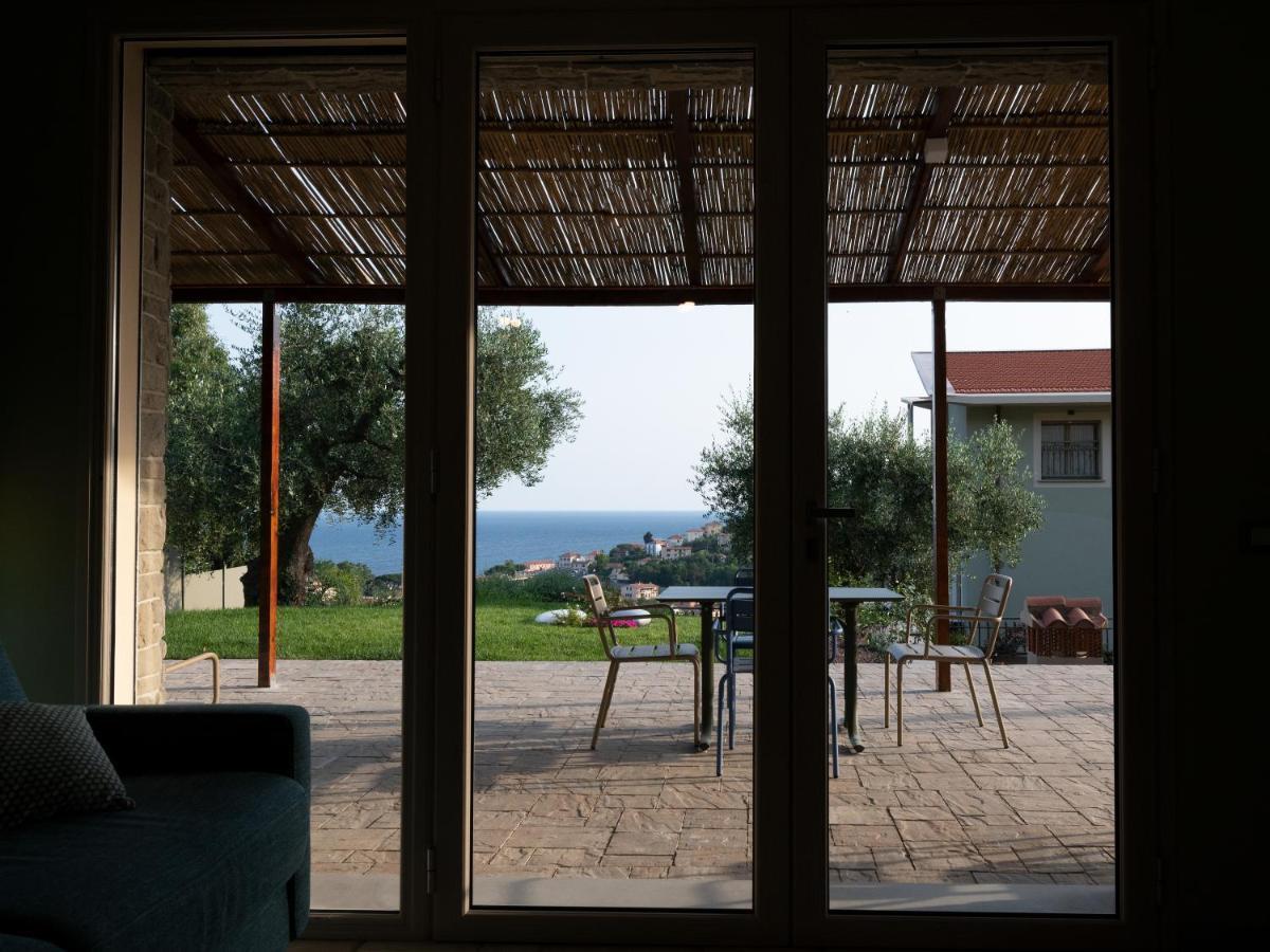 Villa Lea Imperia Buitenkant foto