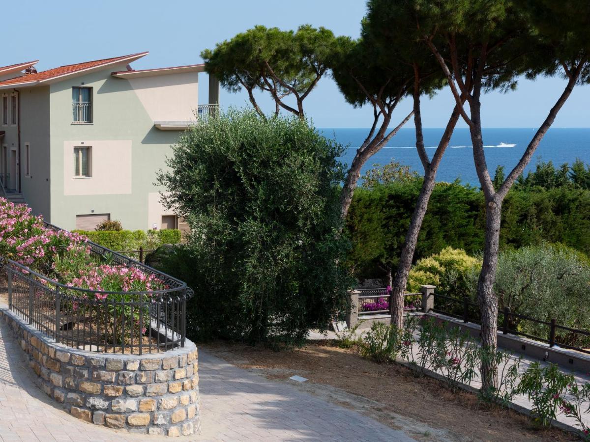 Villa Lea Imperia Buitenkant foto