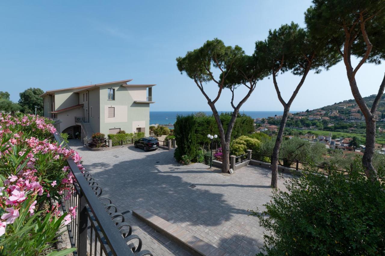 Villa Lea Imperia Buitenkant foto