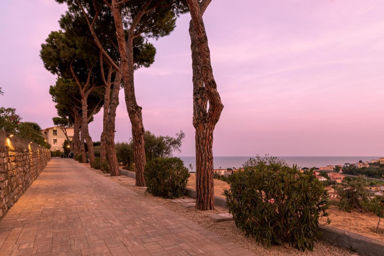 Villa Lea Imperia Buitenkant foto