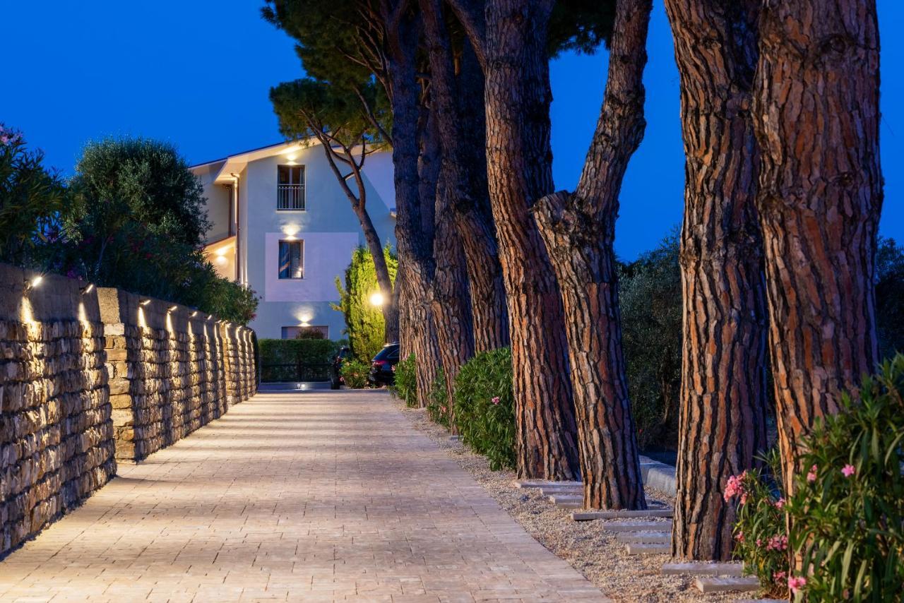 Villa Lea Imperia Buitenkant foto