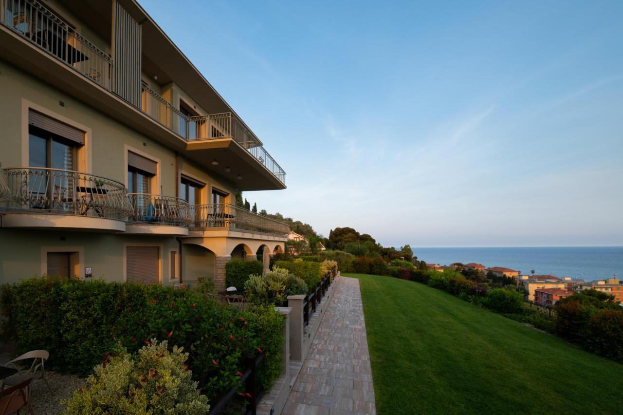 Villa Lea Imperia Buitenkant foto