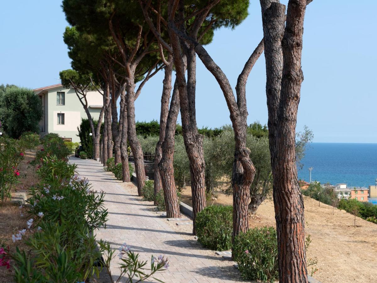 Villa Lea Imperia Buitenkant foto
