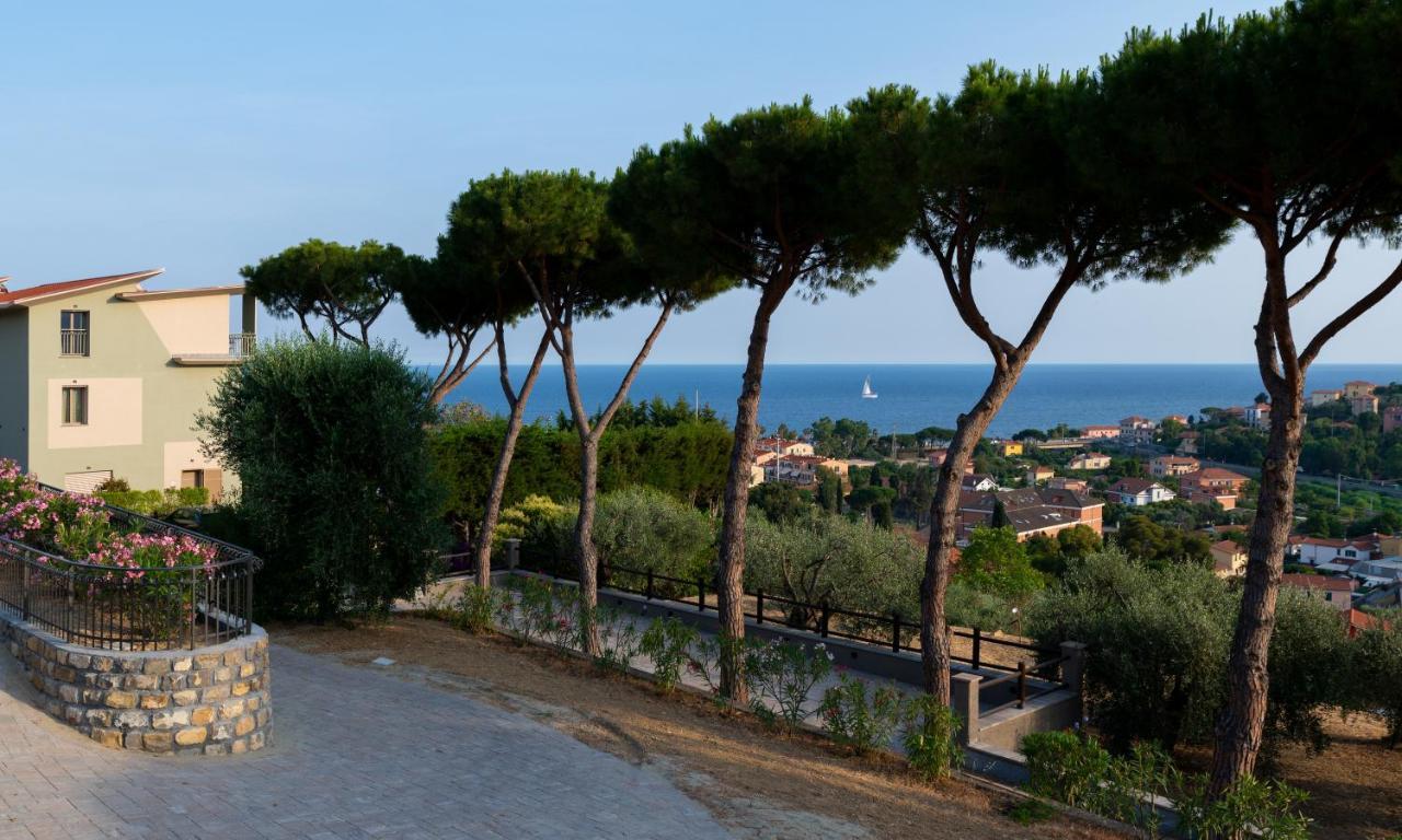 Villa Lea Imperia Buitenkant foto